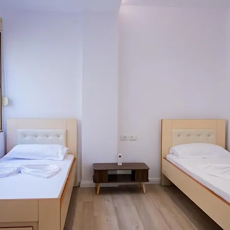 Sea Breeze With Huge Terrace, Prime Location * فلورا