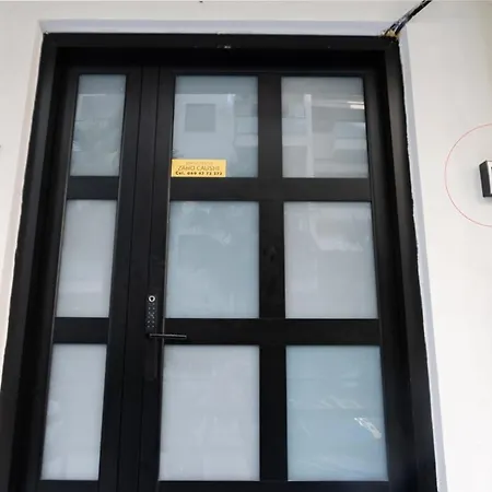 شقة Sea Breeze With Huge Terrace, Prime Location فلورا