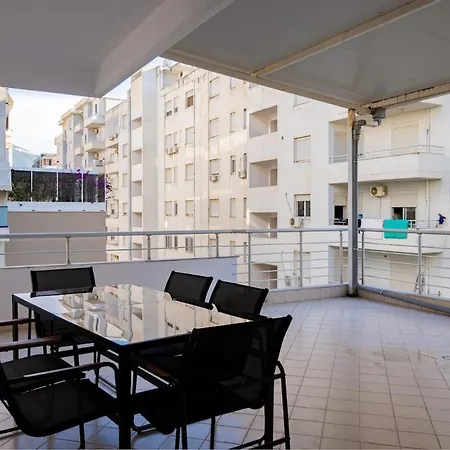 Sea Breeze With Huge Terrace, Prime Location Appartement Vlorë